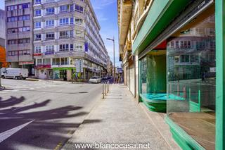 Business premise in Carballo. Bajo comercial en ubicación premium y con excelente iluminación