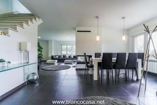 Casa a Carballo. Lujosa, moderna y con un gran terreno