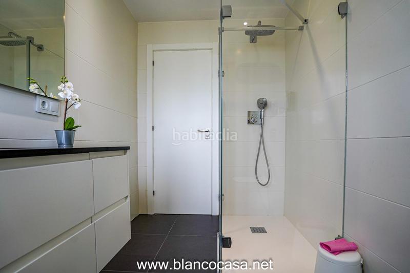 Foto 23c30046-d7f3-4307-bd88-995b8b9dd962. Casa lujosa, moderna y con un gran terreno en Carballo