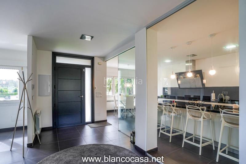 Foto 82d3c9c2-b600-4cab-8838-fa82a8aa7ec9. Casa lujosa, moderna y con un gran terreno en Carballo