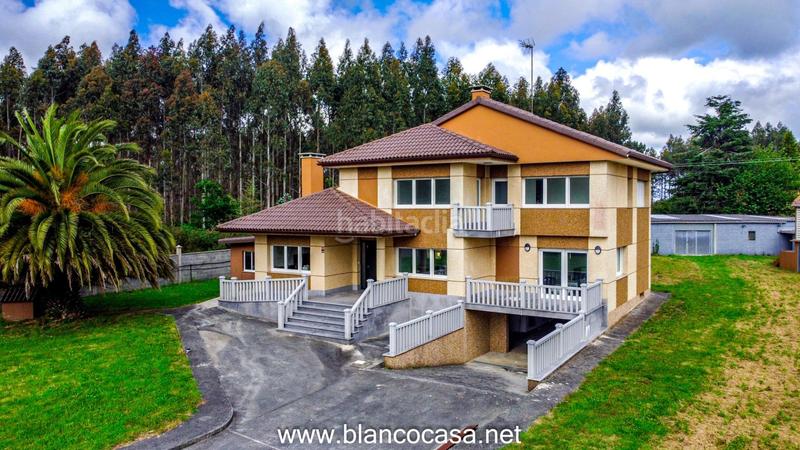 Foto 99a0bd44-820e-420d-8187-af1e43939738. Casa lujosa, moderna y con un gran terreno en Carballo