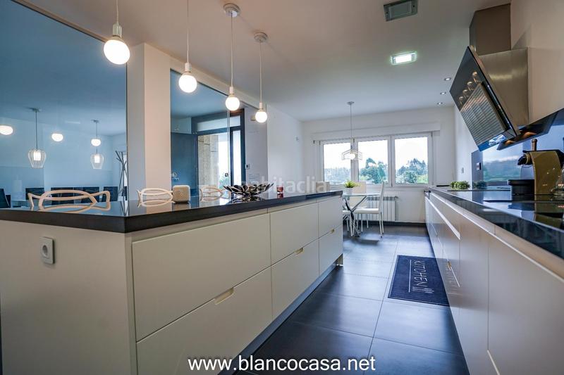 Foto 9ee02bab-aca7-4e8b-a4fe-5a4b12aaa1e0. Casa lujosa, moderna y con un gran terreno en Carballo