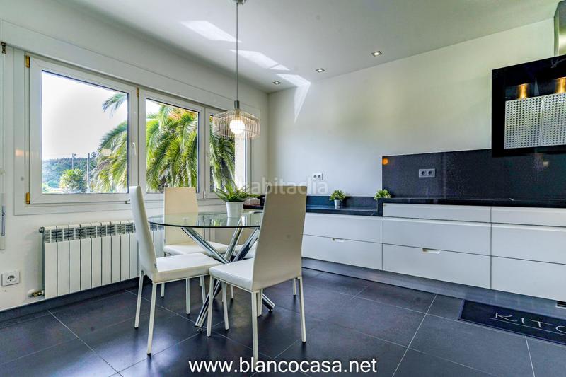 Foto b8ff2a3c-72e0-428e-a952-df5015a80509. Casa lujosa, moderna y con un gran terreno en Carballo