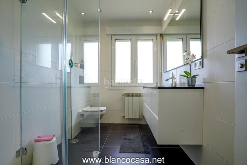 Foto ba11eba5-c0a4-4bb3-9655-aeb1c0c183cb. Casa lujosa, moderna y con un gran terreno en Carballo