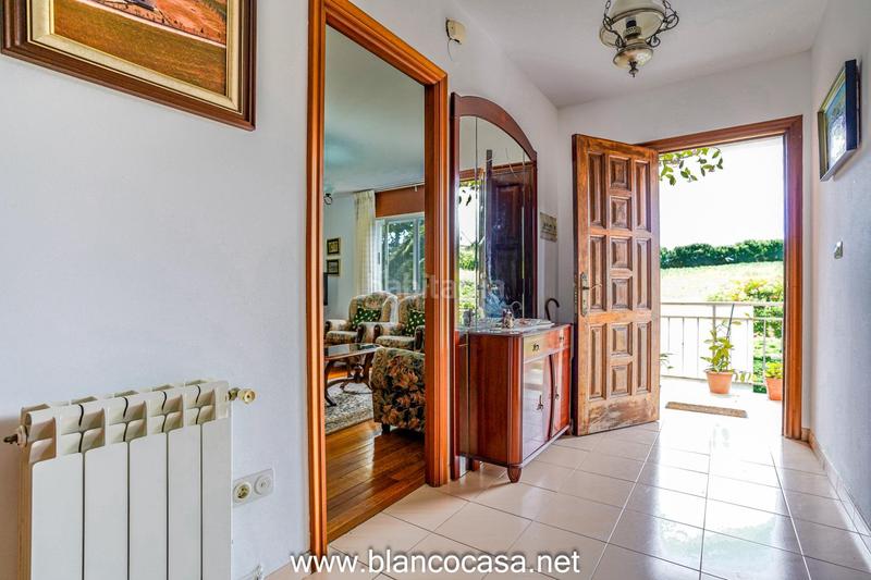 Foto 1a0ade1b-0eac-4a79-8488-a2b9b7f71f30. Casa  con terreno en Carballo