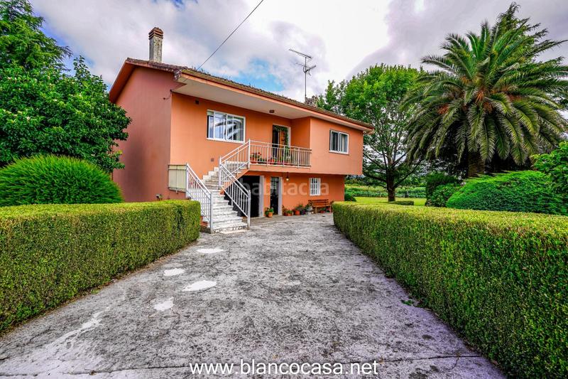 Foto 1d2b12cb-40e4-45ca-b9d7-8d0a9e027965. Casa  con terreno en Carballo