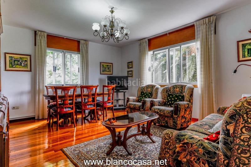 Foto 294a10cb-0aae-407e-ad2e-2670a51513fa. Casa  con terreno en Carballo