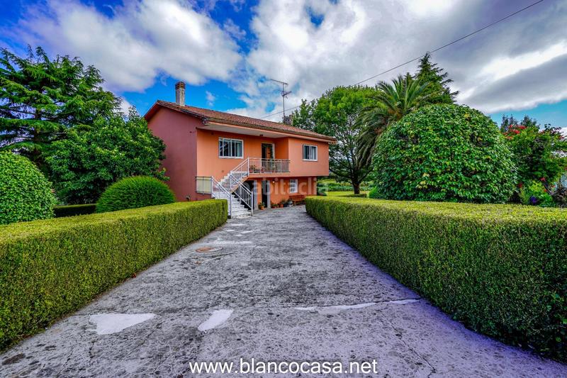 Foto 2dc7212e-cac7-4544-8323-4e20a8d41e94. Casa  con terreno en Carballo