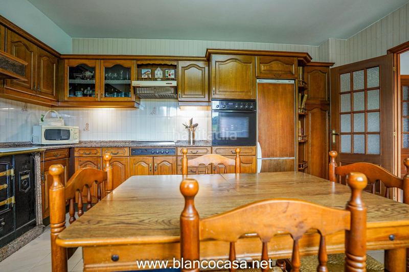 Foto 50ca940a-63e7-4ae6-8ae5-0377fa37f929. Casa  con terreno en Carballo