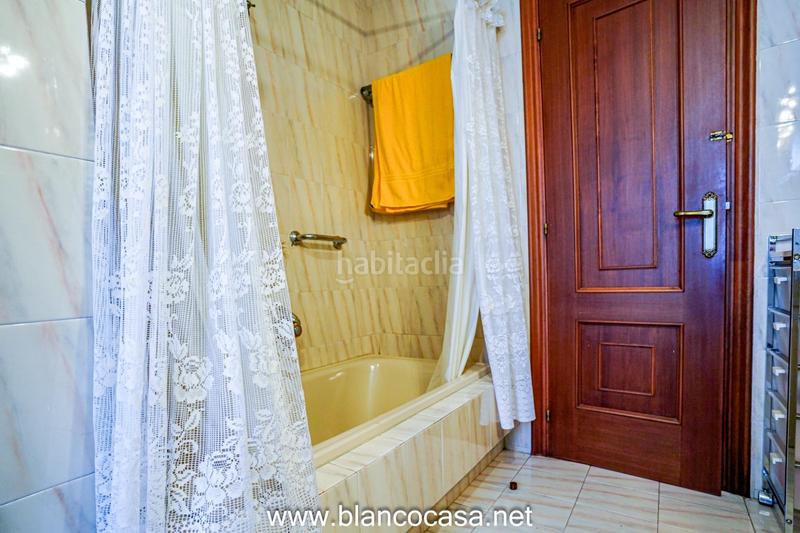 Foto 545ac0e9-6831-4700-a0d8-4293e3493f33. Casa  con terreno en Carballo