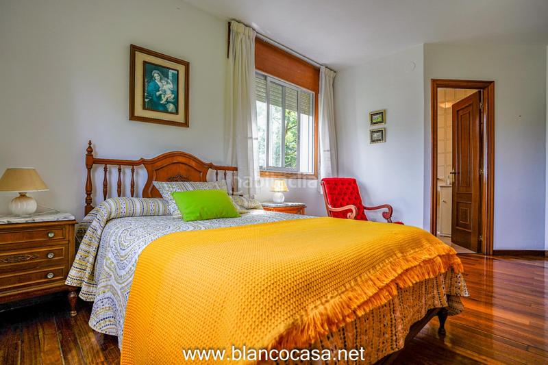 Foto 61c203cb-0640-408b-9859-fb18f0570575. Casa  con terreno en Carballo