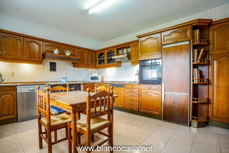 Foto 65d2a2c8-c6ad-416d-952e-6a675bf79ed8. Casa  con terreno en Carballo