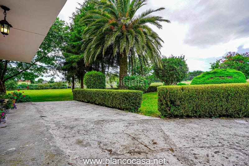 Foto 708a8125-8fad-4692-853b-fb43d56a5080. Casa  con terreno en Carballo