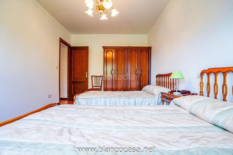 Foto 84d21187-215f-473d-8e38-59378ccb9d0b. Casa  con terreno en Carballo