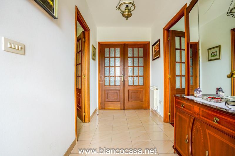 Foto 85f434c4-cb4d-4759-a5f7-147c506a753f. Casa  con terreno en Carballo