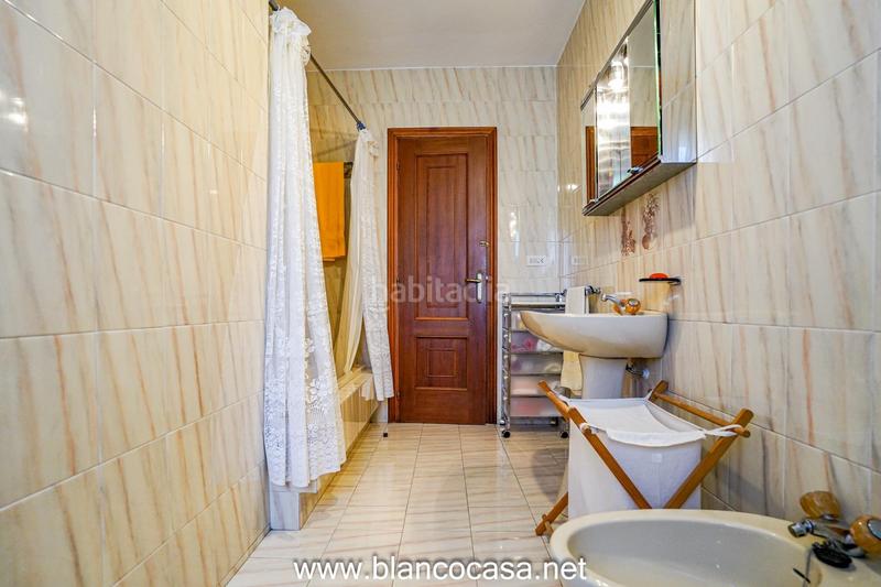 Foto 9ec4e499-6c1b-4b15-beab-cb91e7bc4fc7. Casa  con terreno en Carballo