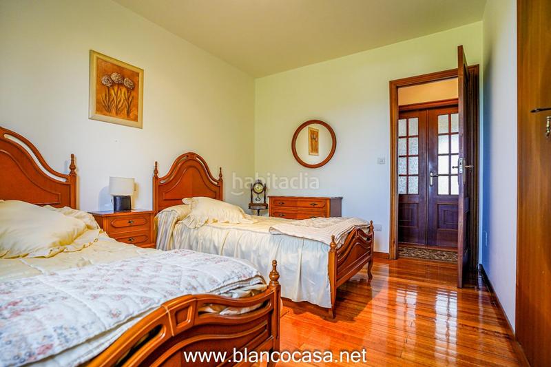 Foto a1be3f0d-5f04-4ec3-8557-20bb2e892dba. Casa  con terreno en Carballo