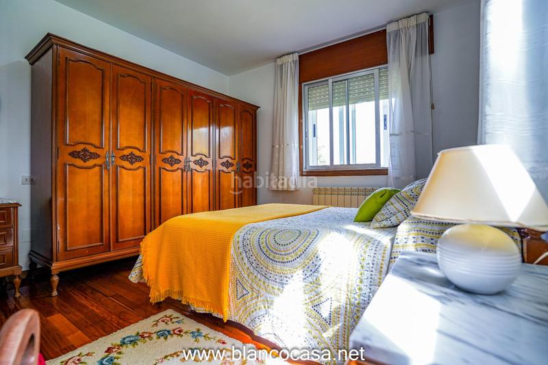 Foto a1d4b1cd-2135-4f72-9bcd-9696e8407ca4. Casa  con terreno en Carballo