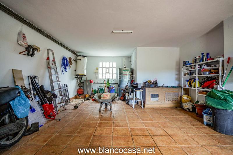 Foto a21461a3-dc76-4fad-aecb-b10623abd2a5. Casa  con terreno en Carballo