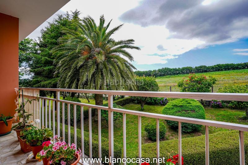 Foto b304a21b-b2ce-4703-962c-aa2b842c47ef. Casa  con terreno en Carballo