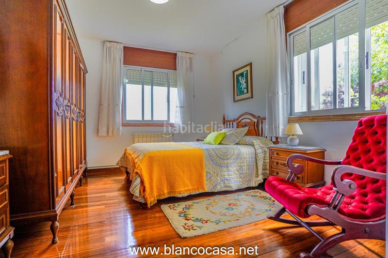 Foto b8f549ba-8aa5-4411-a88d-0e847e6dbead. Casa  con terreno en Carballo