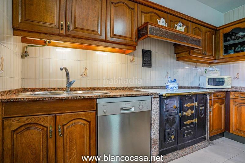 Foto bb119dd2-a61d-4a24-b7ec-e0ba4c3f70ad. Casa  con terreno en Carballo