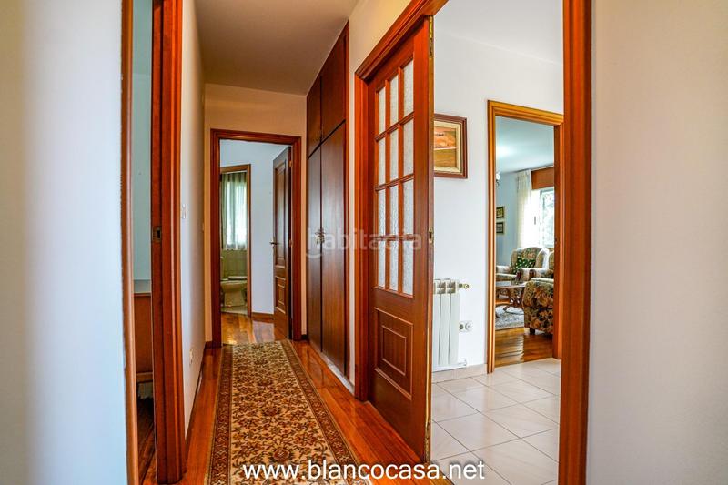 Foto bbb3a724-b398-4687-94a2-5a62b634e092. Casa  con terreno en Carballo