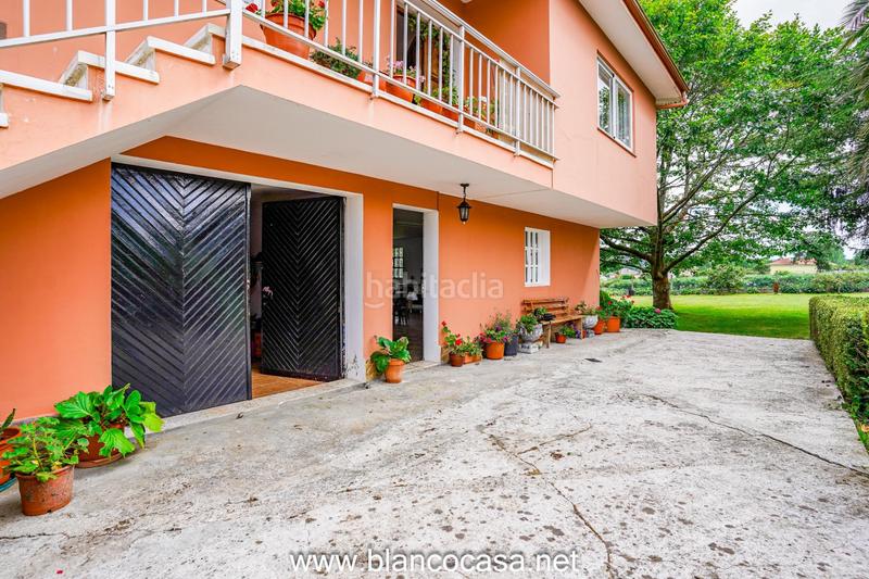Foto c223b042-1d6f-46c9-a6af-541fc29b5161. Casa  con terreno en Carballo