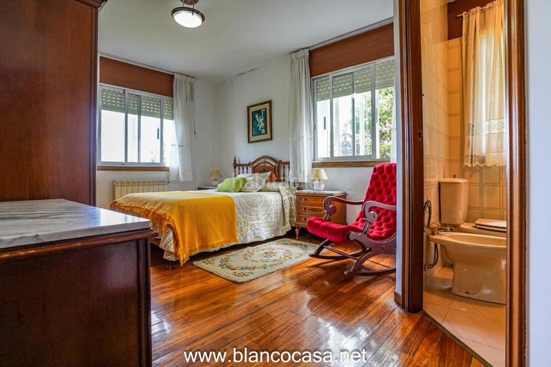 Foto c650624c-cdd4-494f-8d8e-e70edcebe953. Casa  con terreno en Carballo