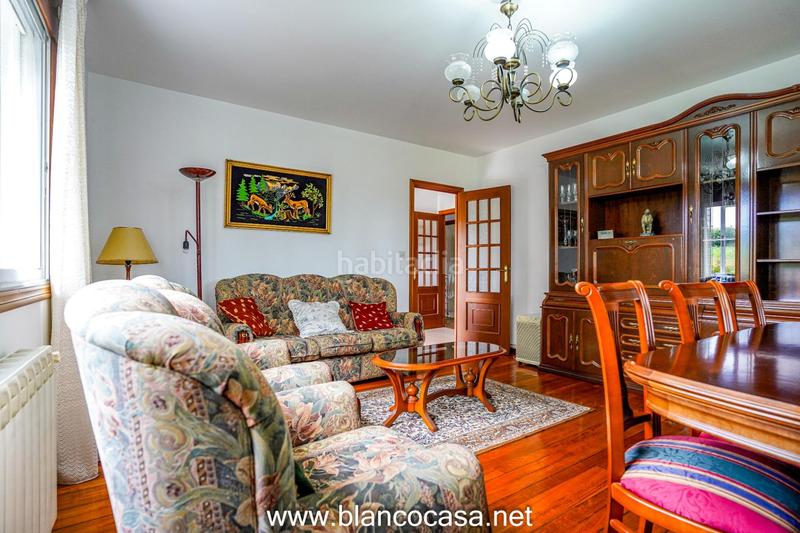 Foto d4b629dd-0da1-4af9-b2c4-1ee00bef18c3. Casa  con terreno en Carballo