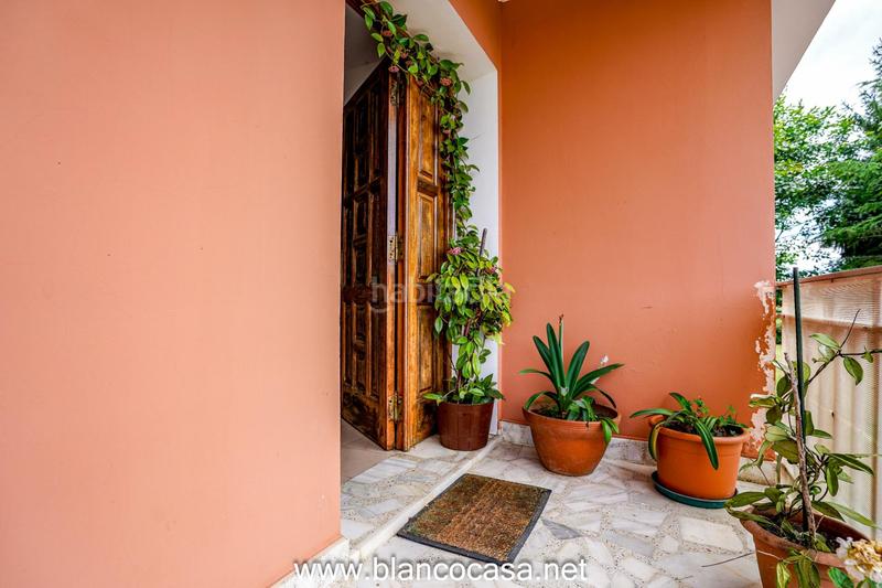 Foto e6bdab1e-e8df-4d75-8e15-967ddebea977. Casa  con terreno en Carballo