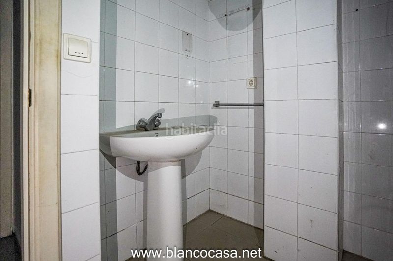 Foto 98f1a94d-9ad9-404c-adc7-432ae8305008. Local comercial a Carballo