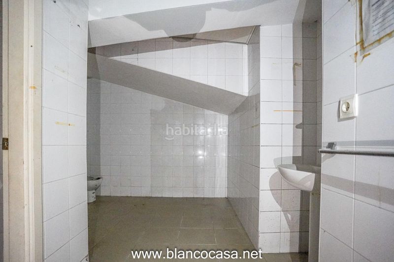 Foto c36b6d7e-fbcb-42a5-9699-ca5c12f18051. Local comercial a Carballo