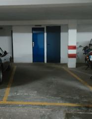 Parking coche en Calle profesor lucena conde 6. Plaza de aparcamiento zona camping