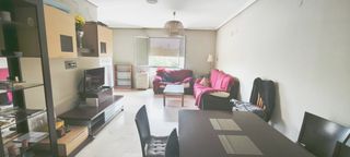 Location Appartement à Avenida del aeropuerto 17. Piso estudiantes - zona avda. aeropuerto - 4 habitaciones