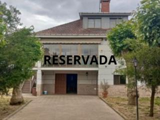 Xalet a Monforte de Lemos. Inmobiliaria fincas saviñao vende  casa con terreno a cinco minu
