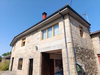 Masia  Lugar quintairo. Casa de piedra de nueva construccin