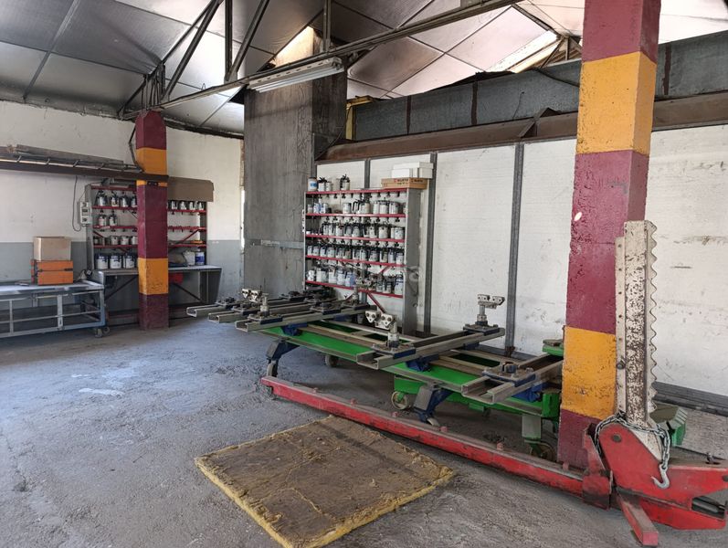 Foto 91d29c72-b053-45a8-9705-0a2731bf9cc2. Nau industrial a Quiroga