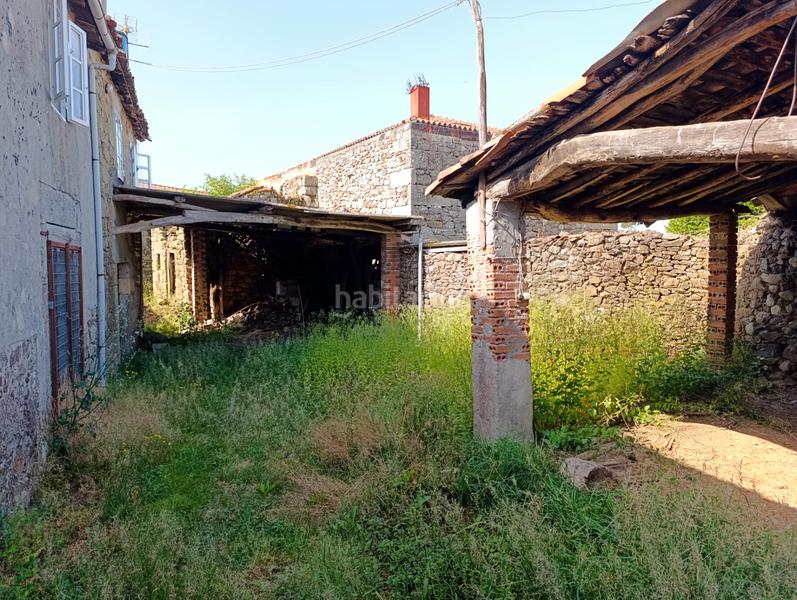 Foto 1d3a9a3b-2d66-4653-bc63-3891cefd7df2. Masía casa de piedra y gran terreno en Saviñao (O)