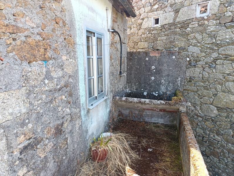 Foto a962d935-7d89-459f-8658-e5a5a48087f9. Masía casa de piedra y gran terreno en Saviñao (O)