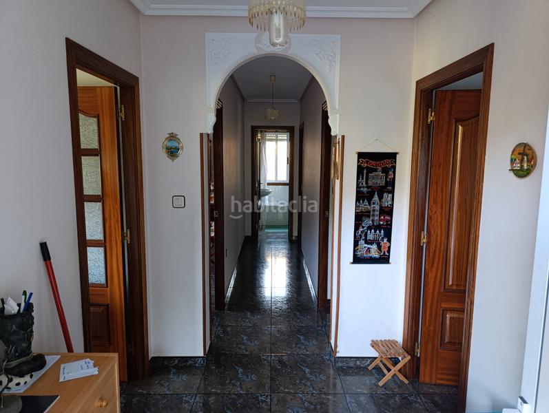 Foto b693f447-3660-4416-b974-72e6a9b3e843. Xalet amb xemeneia aparcament a Nogueira de Ramuín