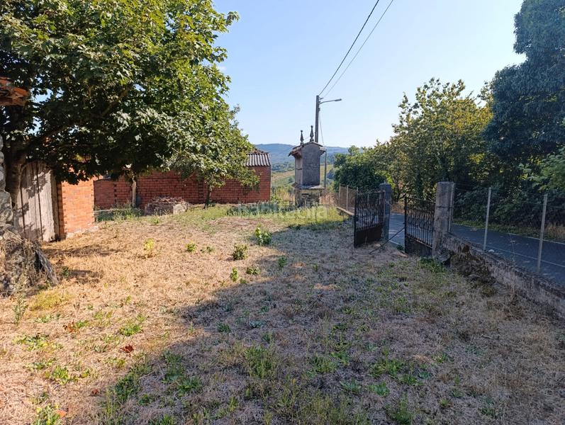 Foto f11a3fd6-00bf-4b76-8577-bf90d898db82. Masía casa rústica para reformar en Saviñao (O)