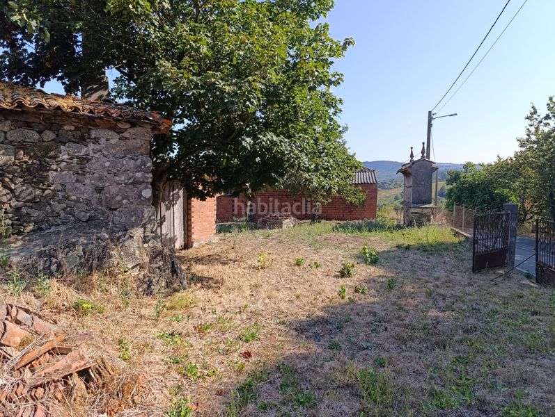 Foto f944439f-bd10-4779-98e0-eeb956d3f8f6. Casa a Saviñao (O)