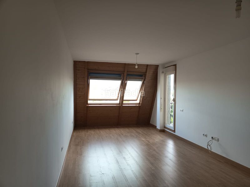 Foto c3ad3a7a-5830-4558-8e0d-7502899f8b1e. Dúplex amb aparcament a Monforte de Lemos