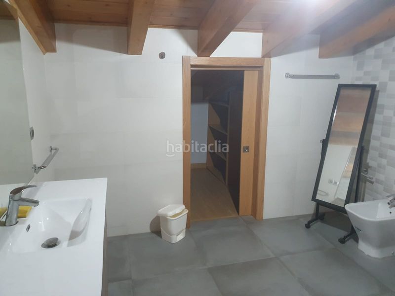 Foto c55fb30e-9570-498c-baa3-ee0a9df345a7. Masia amb xemeneia calefacció aparcament a Pantón