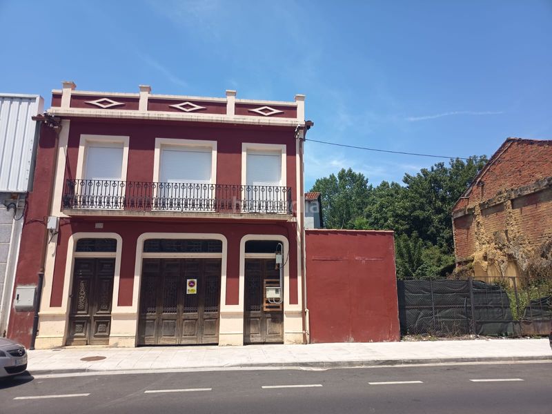 Foto a7a2f0d8-bb00-42df-940b-eb9eba5debeb. Casa amb aparcament a Monforte de Lemos