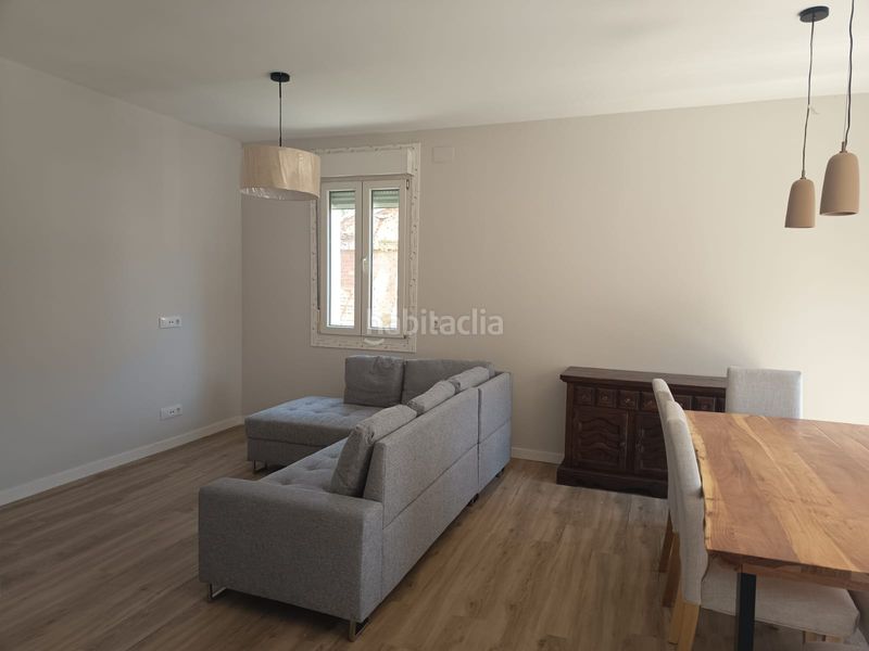 Foto edbef006-3331-4fa3-bcc8-eb826445fc73. Casa amb aparcament a Monforte de Lemos