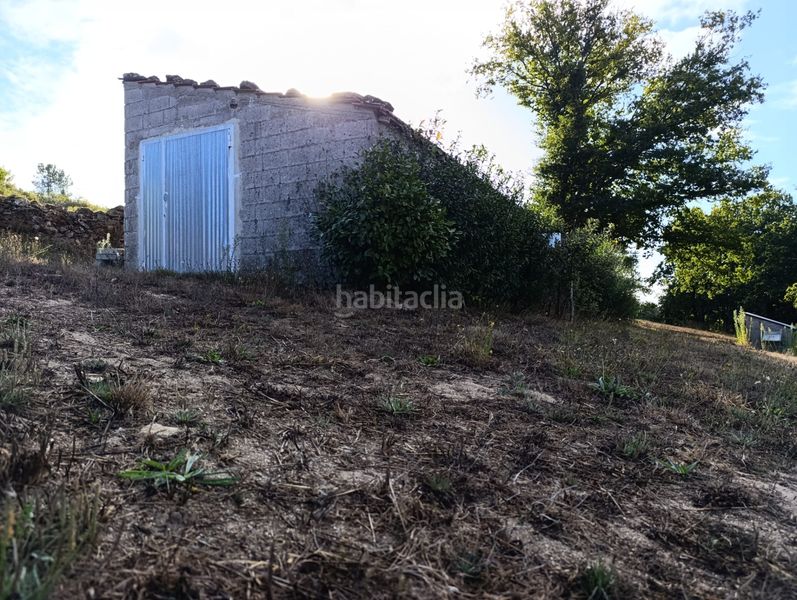 Foto 0d4c528e-45b6-4aad-b925-56ab5445590a. Casa amb xemeneia aparcament a Taboada