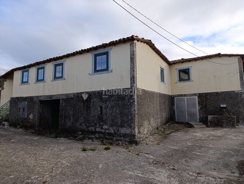 Foto 279c7f96-b995-49c5-9869-e0f5768d5595. Casa amb xemeneia aparcament a Taboada