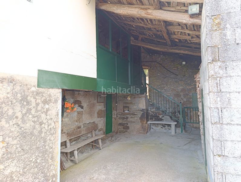Foto dba14c41-eb0d-49c0-ad63-7f7d7a9c5169. Casa amb xemeneia aparcament a Taboada